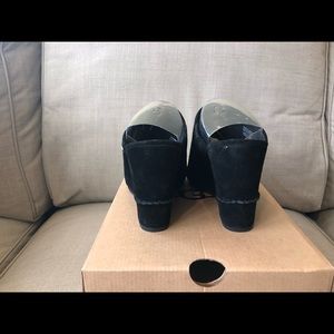 UGG Shoes - NEW Ugg Shoes Black Lively Size 8 UGG Shoes - NEW Ugg Shoes Black Lively Size 8